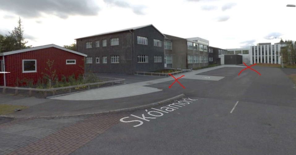 Ítrekað hafa aðstandendur skutlað börnum í skólann við Garðshorn eða að porti við enda götunnar sem …