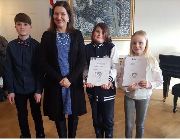 Verðlaunahafarnir úr Hveragerði ásamt forsetafrúnni (f.v.) Heiðar Þór, Eliza, Kveldúlfur Ari og Sigr…