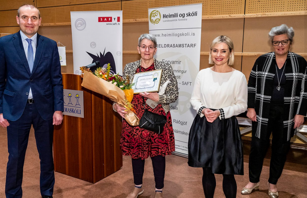 Hvatningarverðlaun í baráttunni gegn einelti