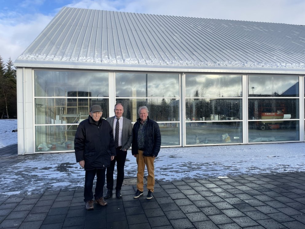 Dr. Maggi Jónsson arkitekt, Sævar Þór Helgason skólastjóri, Guðmundur F. Baldursson tæknifræðingur.