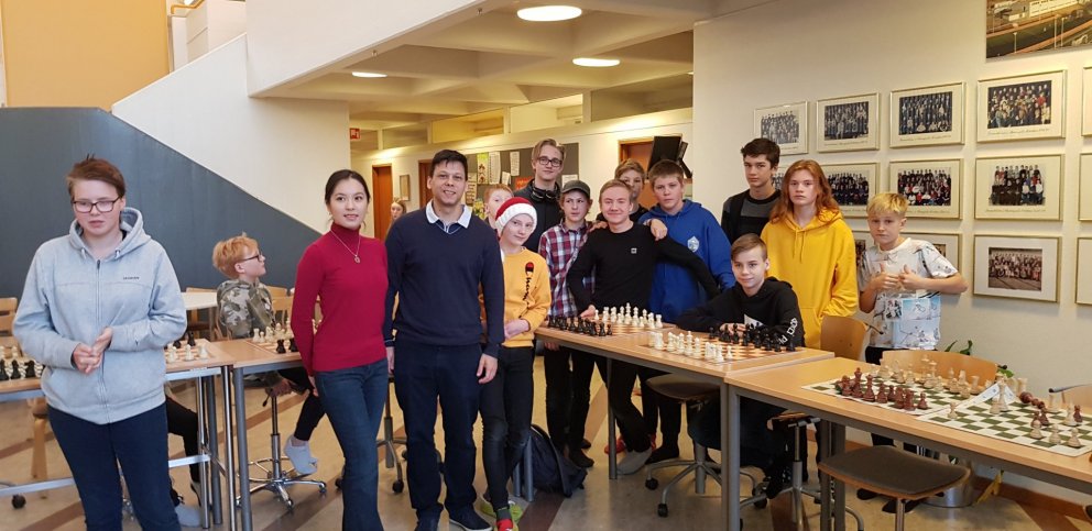 Fjöltefli við skólann