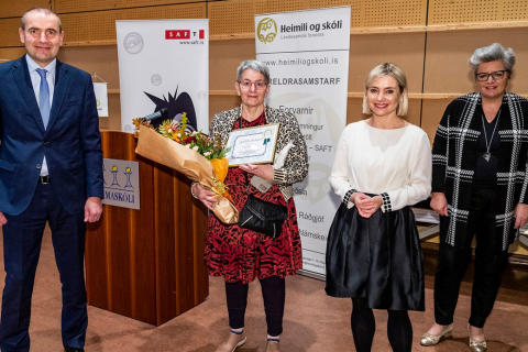 Hvatningarverðlaun í baráttunni gegn einelti