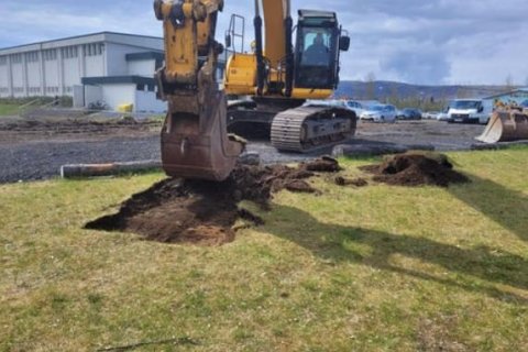 Fyrsta skóflustungan tekin vegna þriðja áfanga viðbyggingar